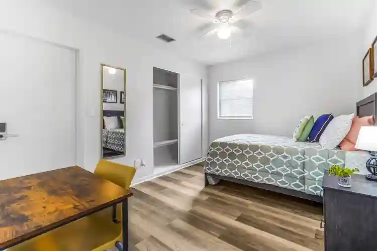 9 BR in Jacksonville