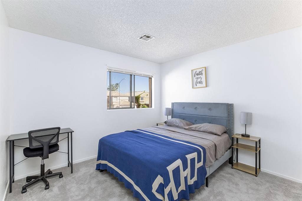5 BR in Las Vegas