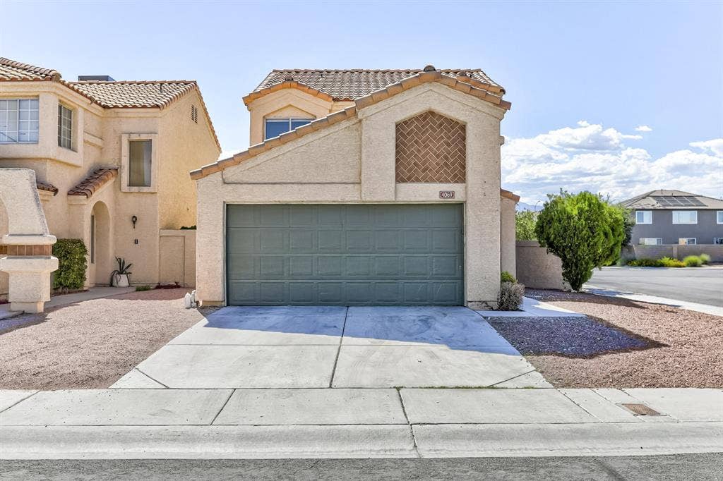 6 BR in Las Vegas