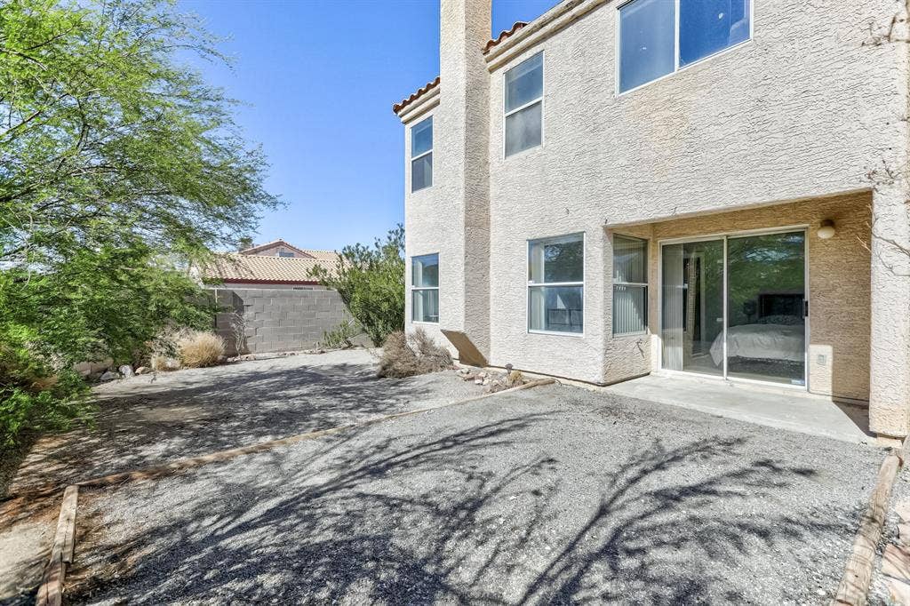6 BR in Las Vegas