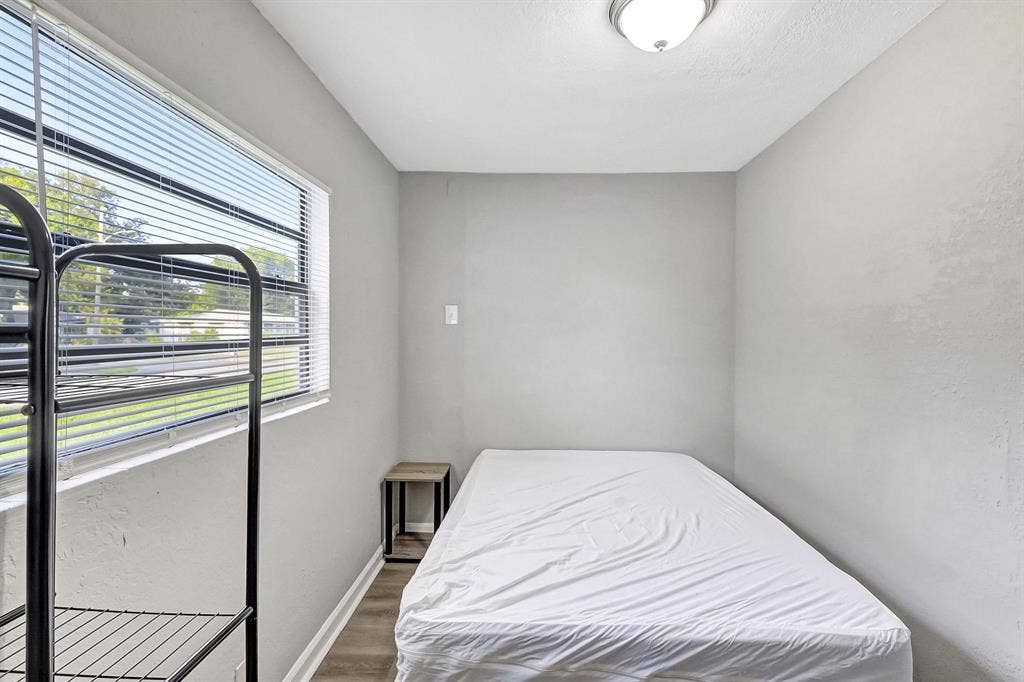 9 BR in St. Petersburg