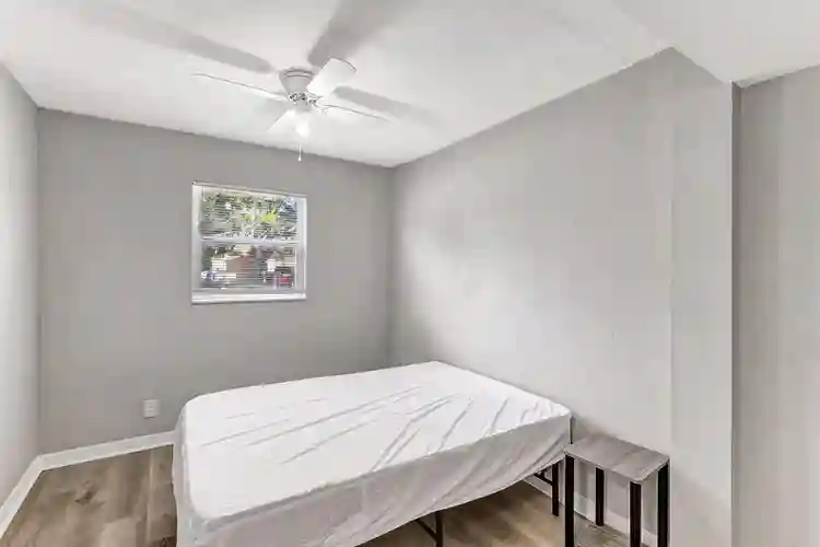 9 BR in St. Petersburg