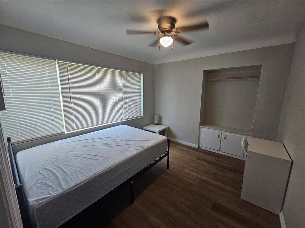 10 BR in St. Petersburg