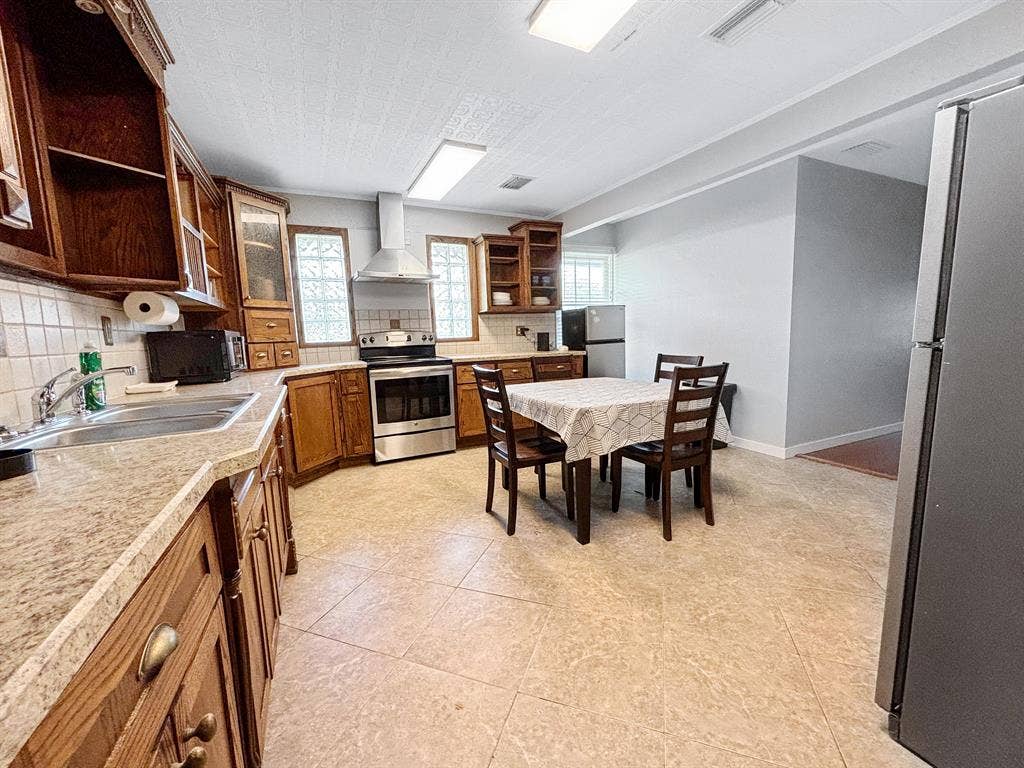 7 BR in DeLand