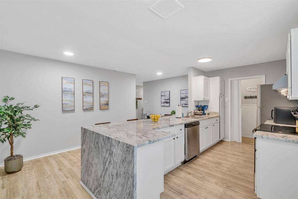 6 BR in San Antonio