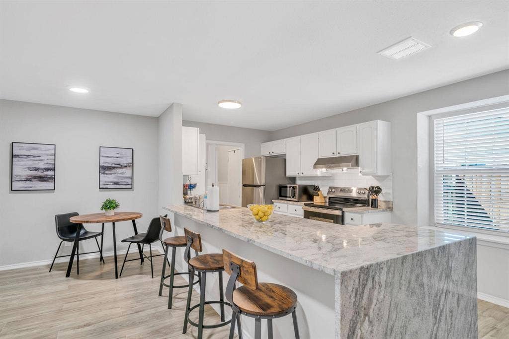 6 BR in San Antonio
