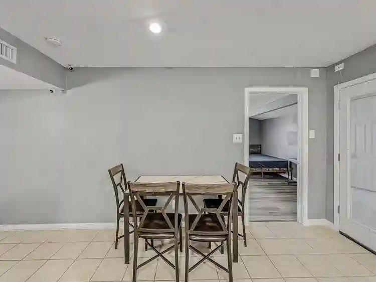 7 BR in Dallas