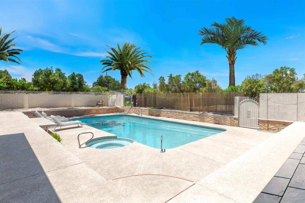 4 BR in Las Vegas