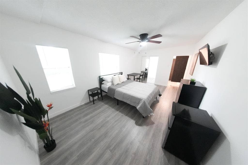 6 BR in Orlando