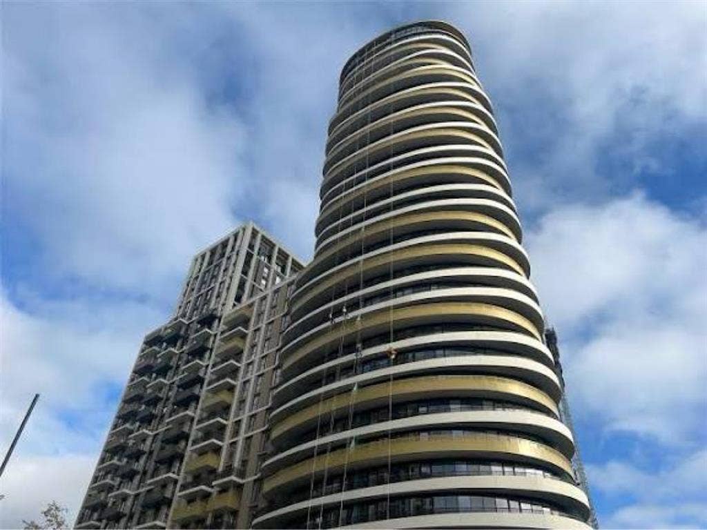 Double Room+Private Bathroom in WCL