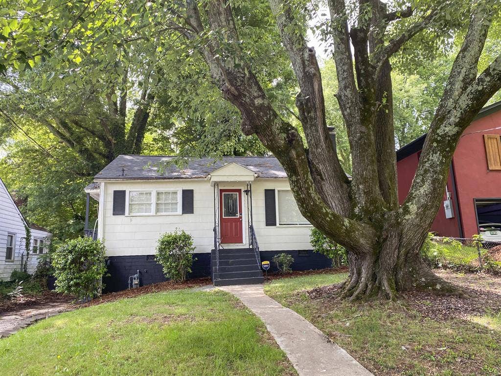 2 BR in Atlanta