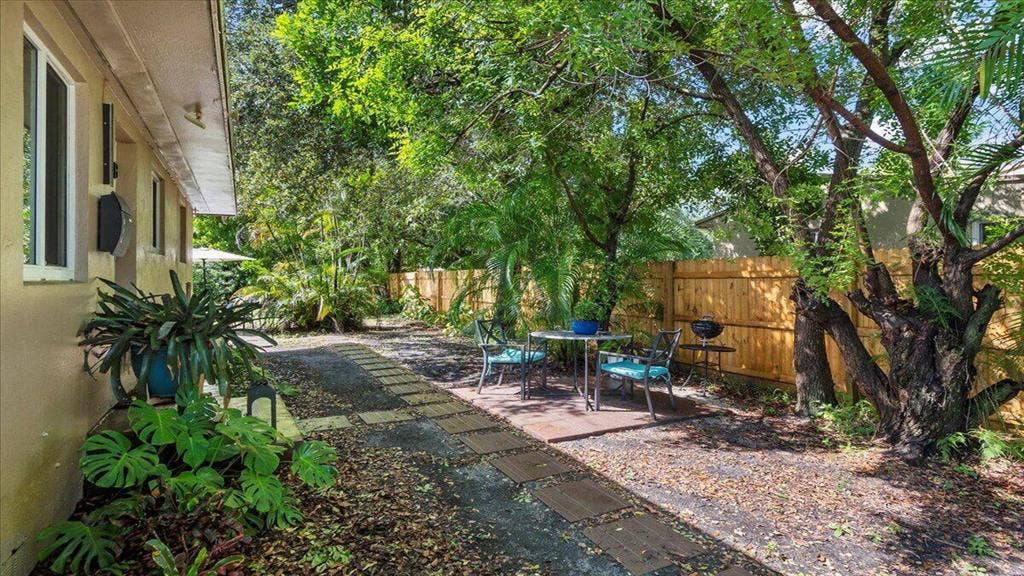 3 BR in Oakland Park