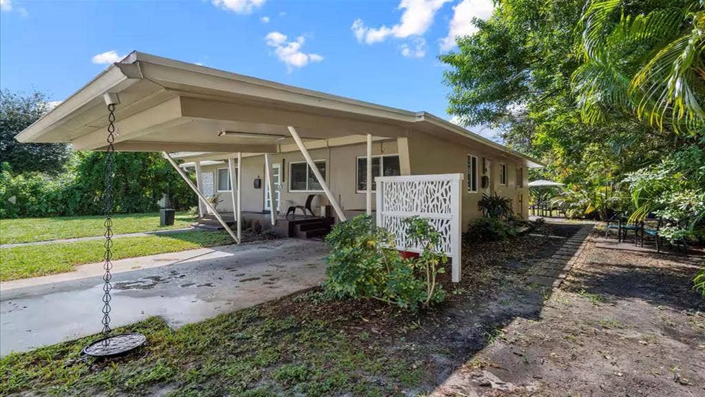 3 BR in Oakland Park