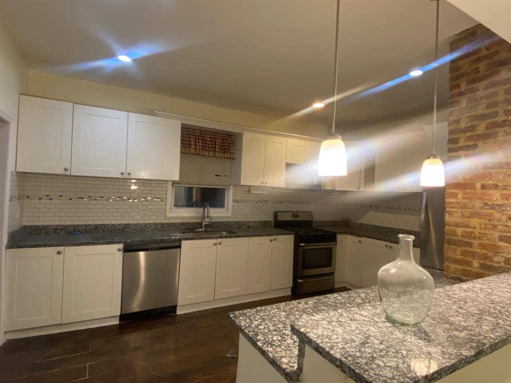 7 BR in Baltimore