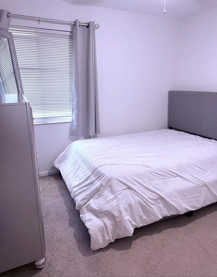 Female rental only Tampa carollwood