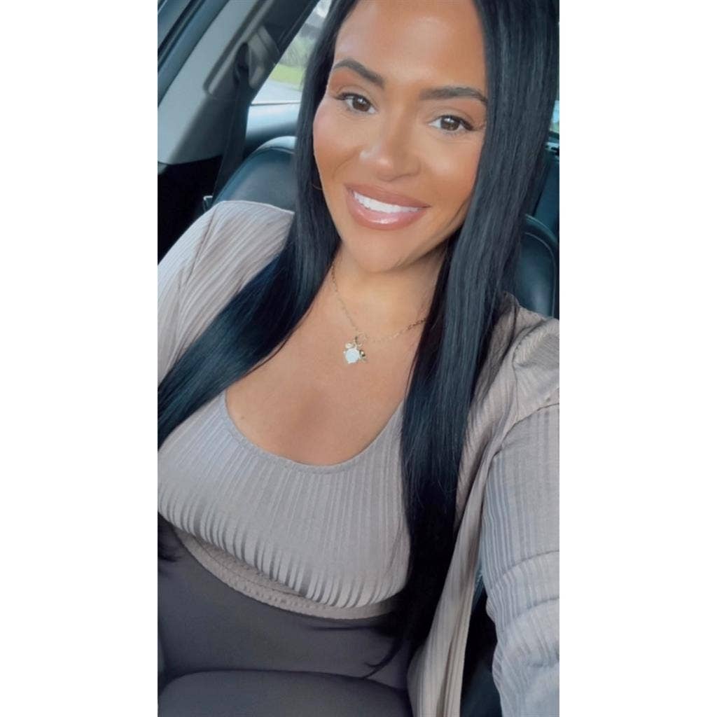 Female rental only Tampa carollwood