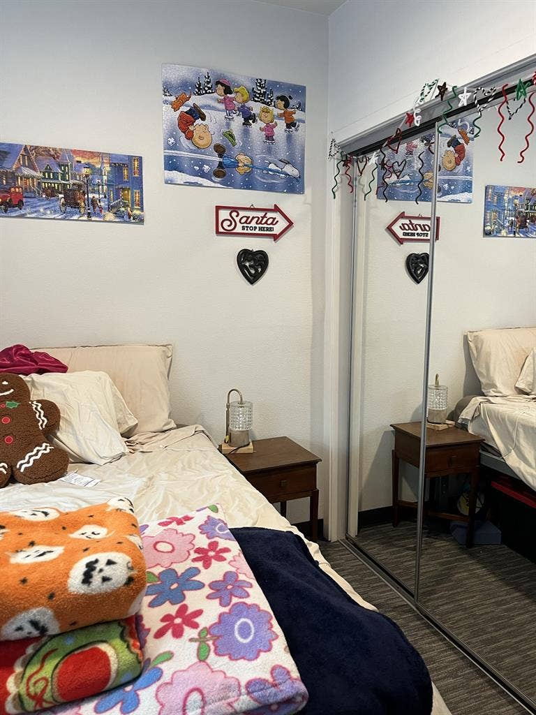 ROOM FOR RENT- MOVE IN ASAP