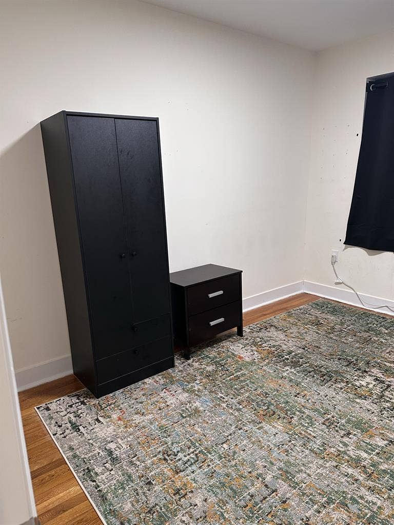 ROOM AVAILABLE long-term sublet!