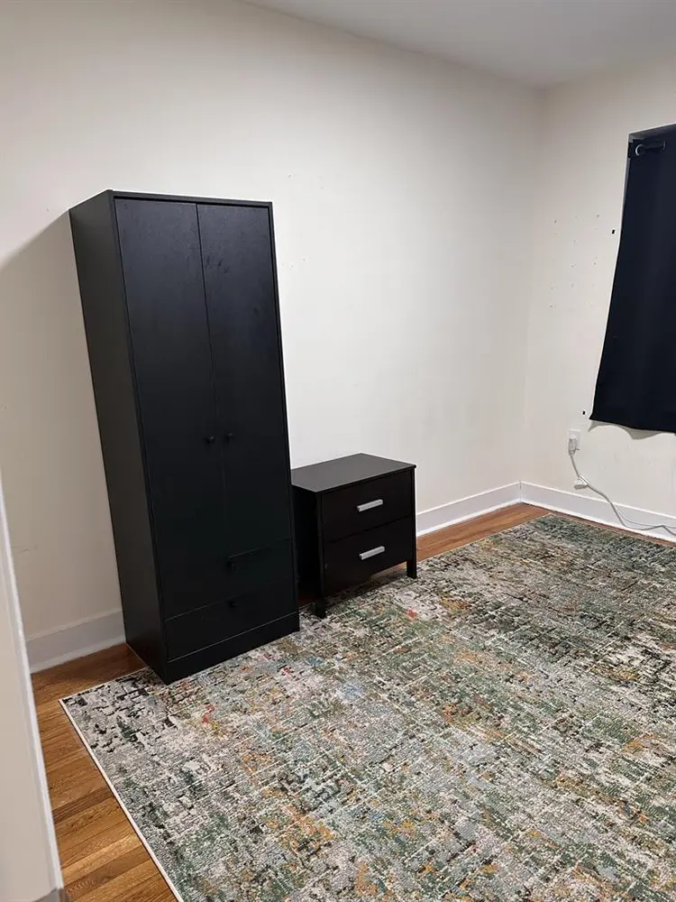 ROOM AVAILABLE long-term sublet!