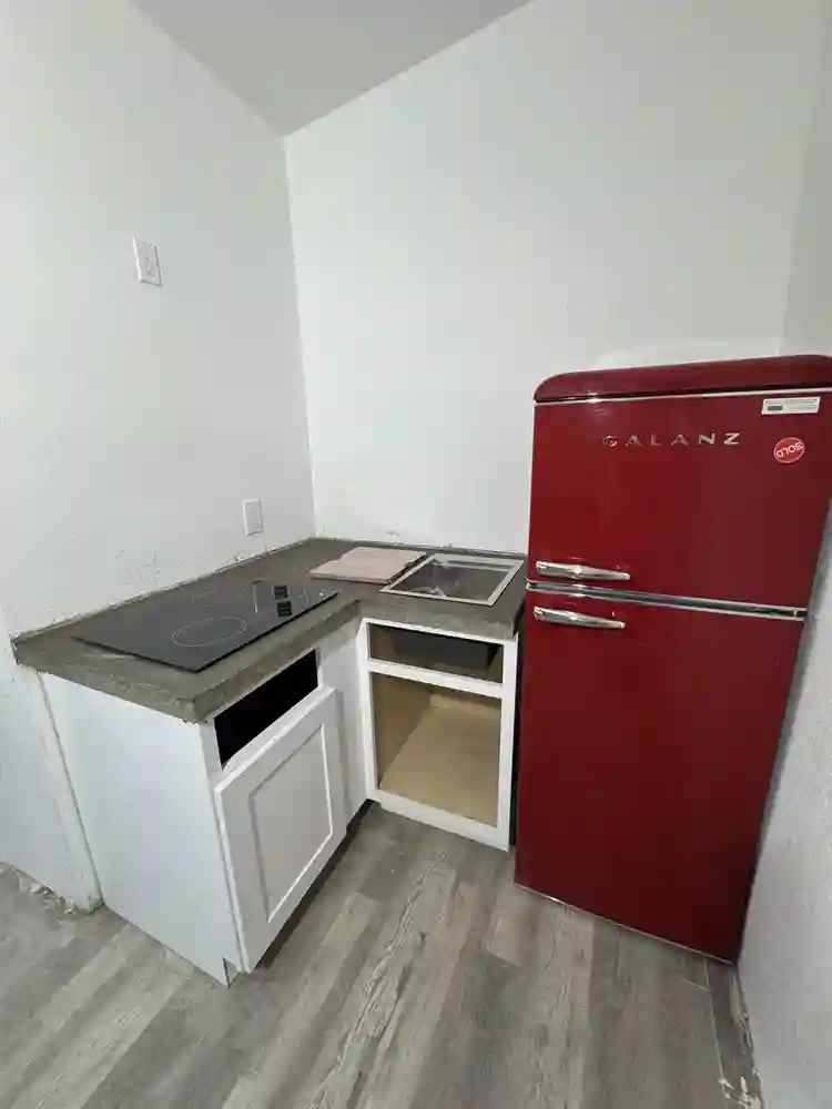 Remodeled Downtown Studio