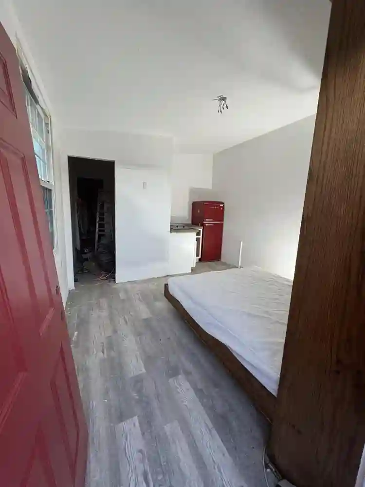 Remodeled Downtown Studio