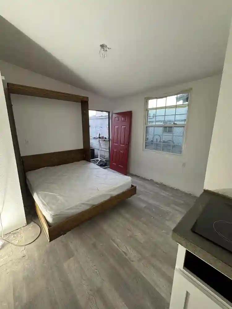 Remodeled Downtown Studio