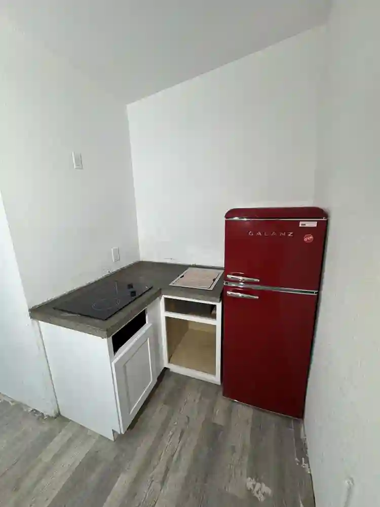 Remodeled Downtown Studio