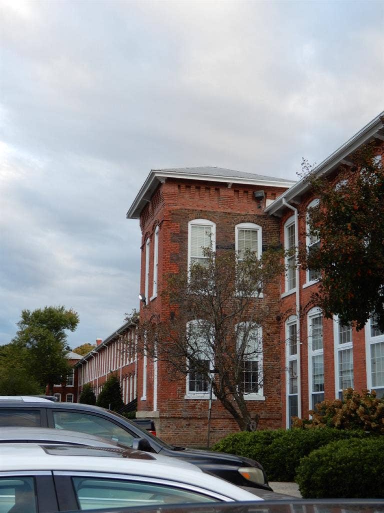 ROOM AVAILABLE FOR RENT— FLEXIBLE