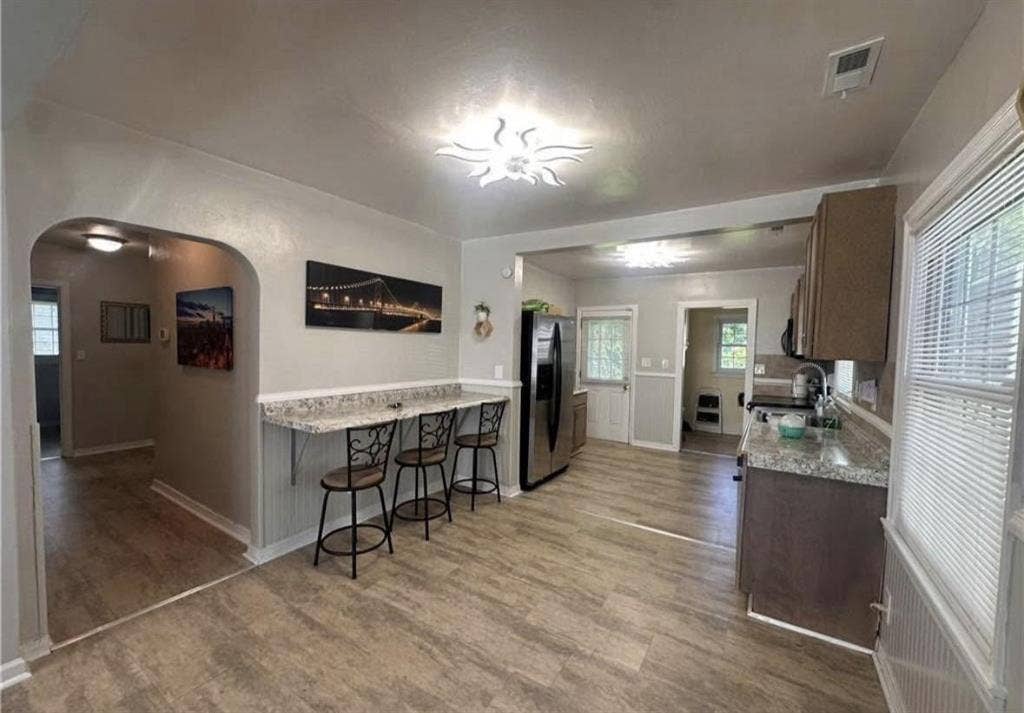 Non-furnished room for rent Hampton