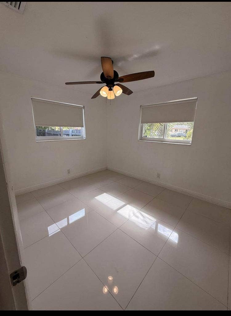 Roommate wanted in plantation