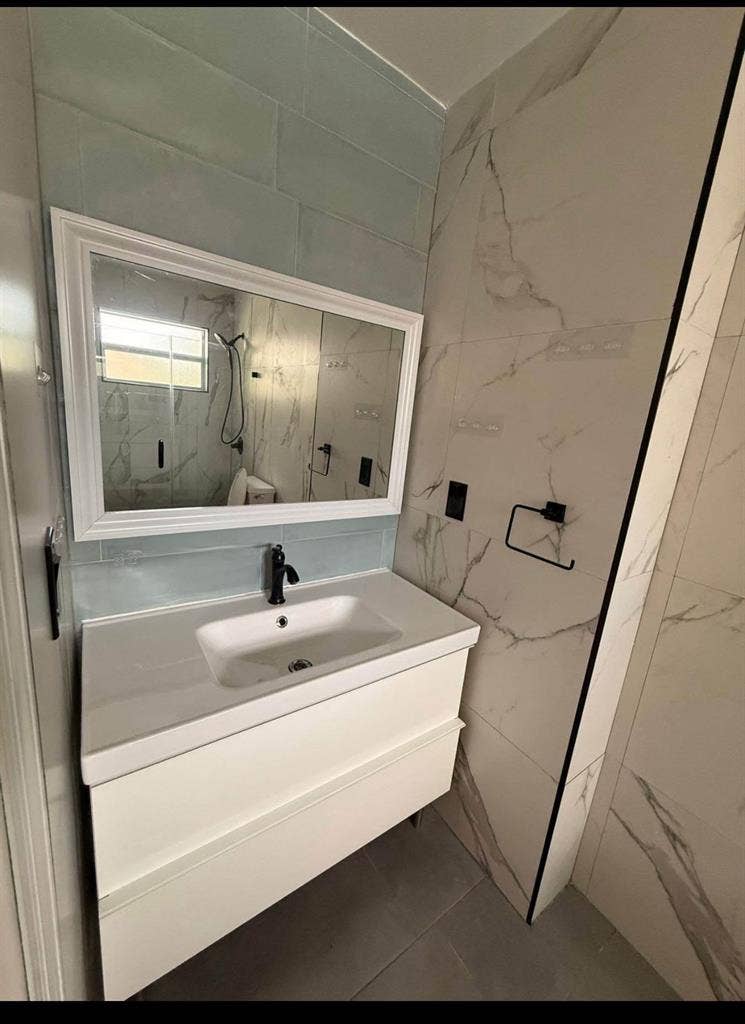 Roommate wanted in plantation