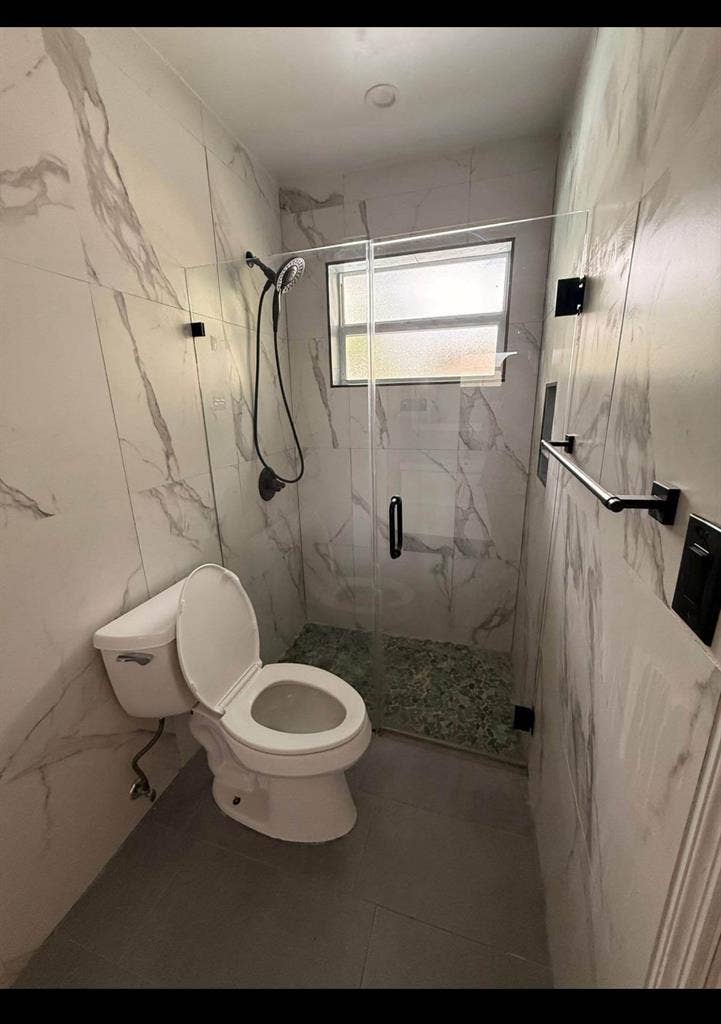 Roommate wanted in plantation