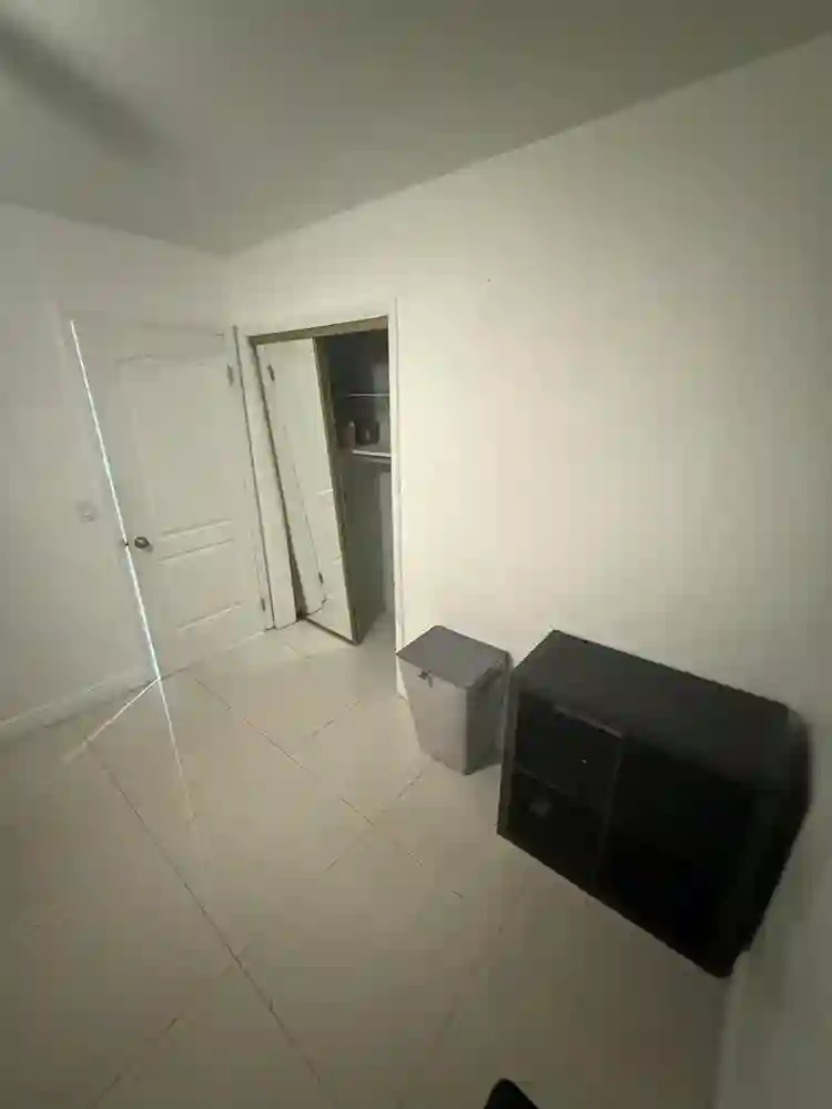 Looking for roommate bath