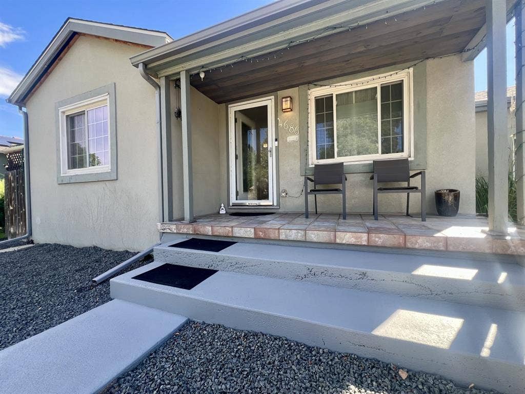 Furnished month to month room