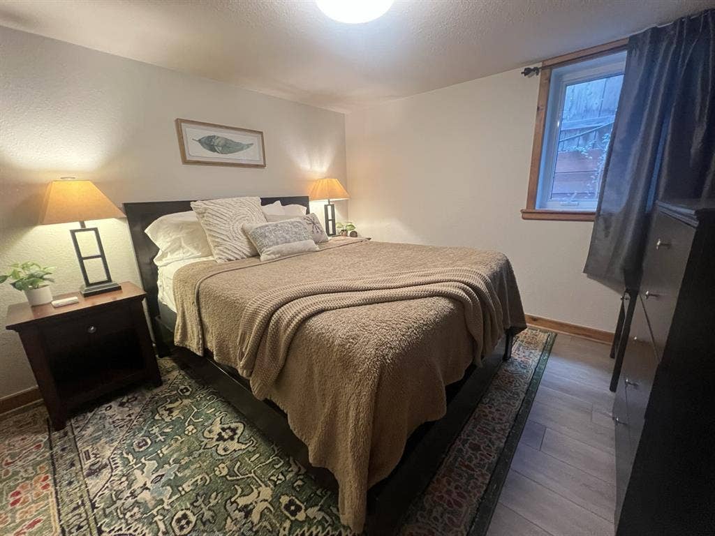 Furnished month to month room