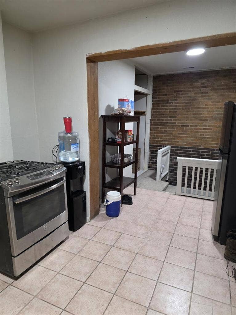 Room w private bathroom