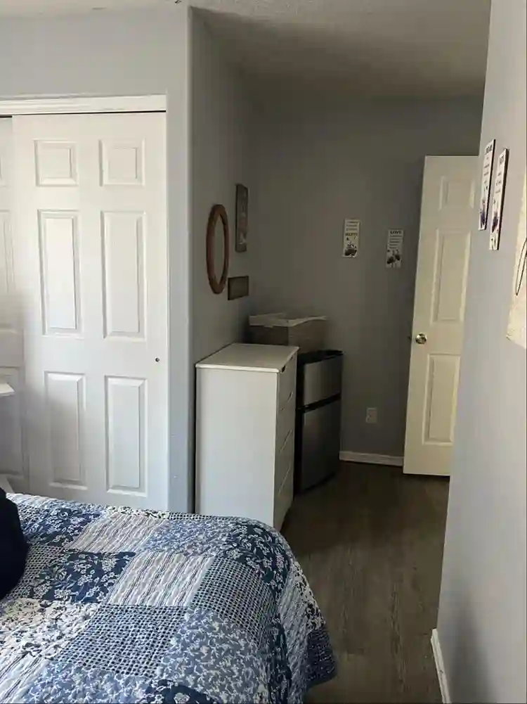 Cozy room for rent
