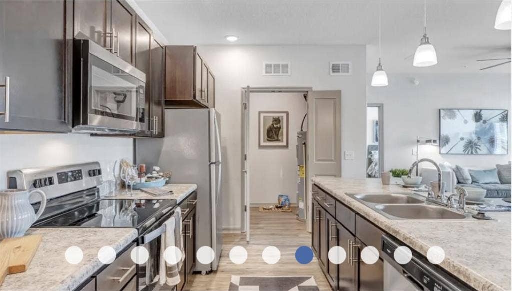 ROOM FOR RENT (it’s amazing)