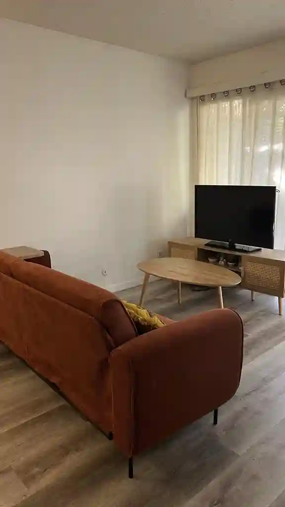 Cozy Lake Merritt Room for Rent