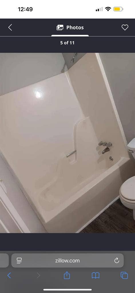 Looking for a female roommate