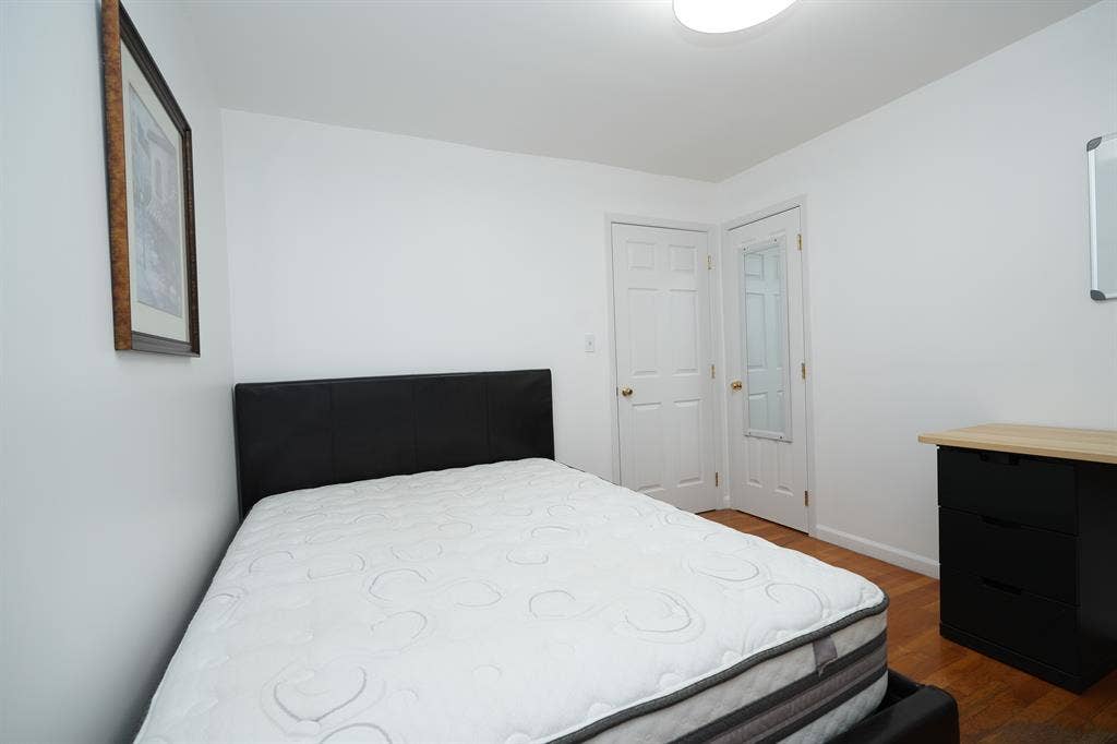 Room for rent in Woodside