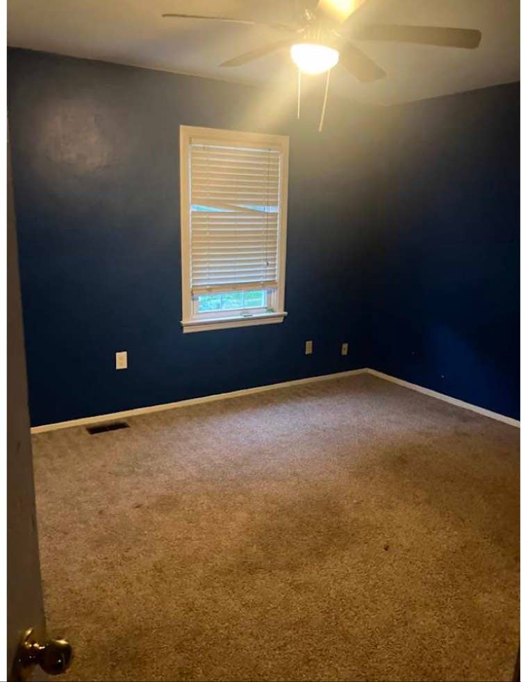 Spacious upstairs room large closet
