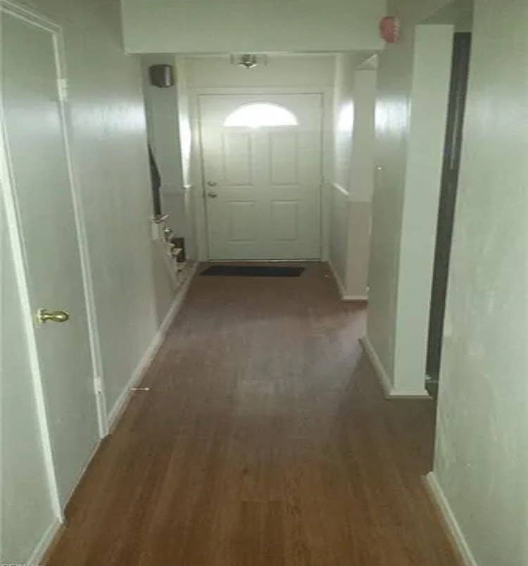 Spacious upstairs room large closet