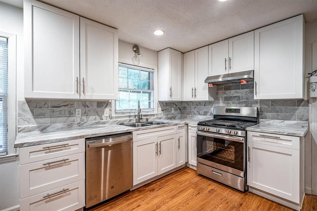 8 BR in Stone Mountain