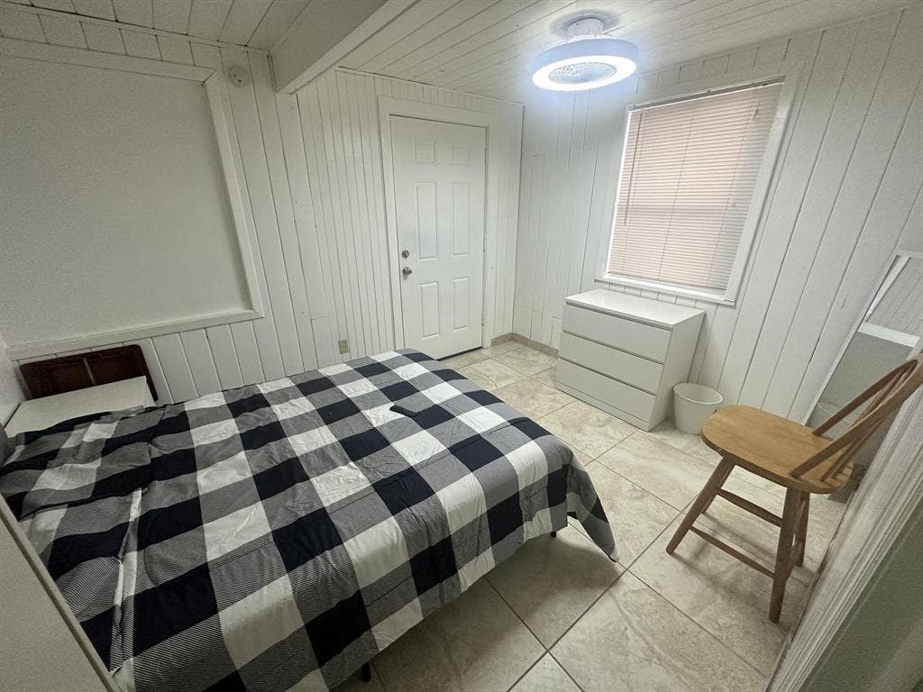 6 BR in Jacksonville