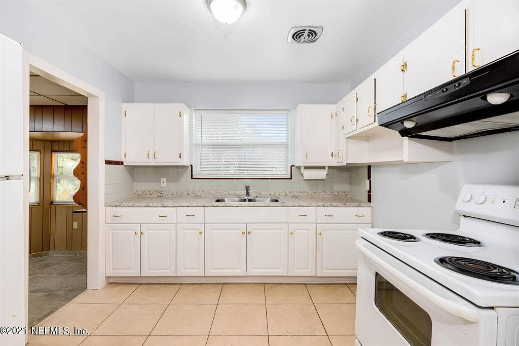 6 BR in Jacksonville