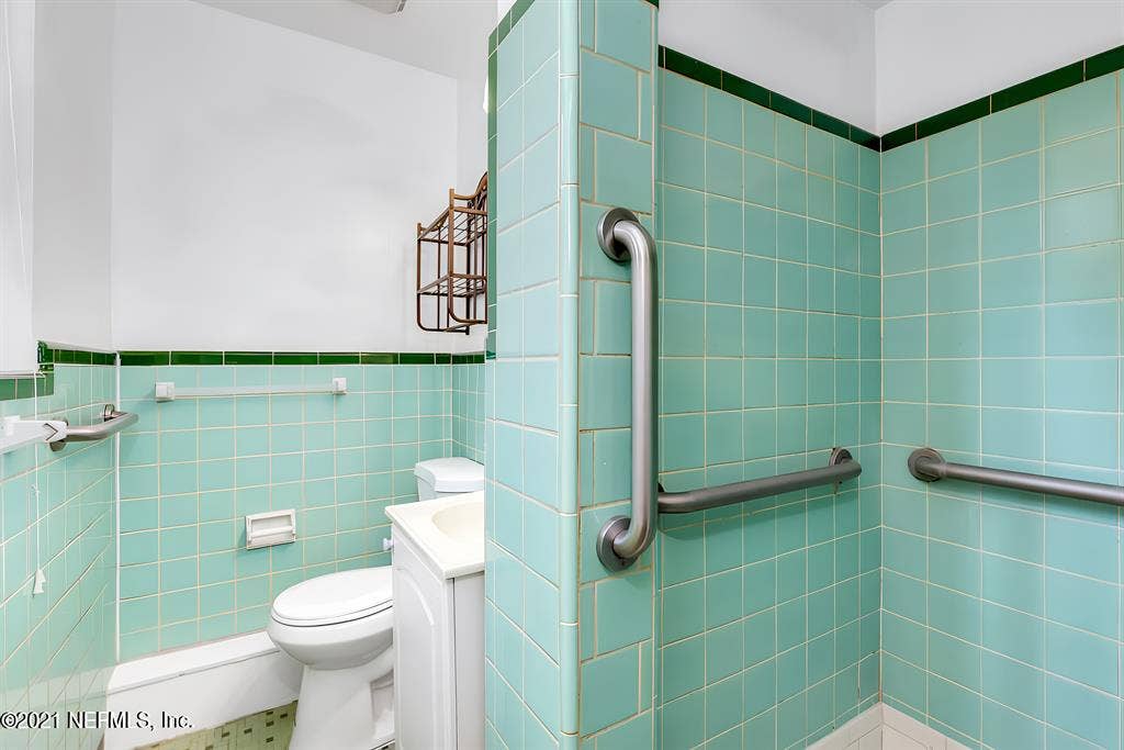 6 BR in Jacksonville