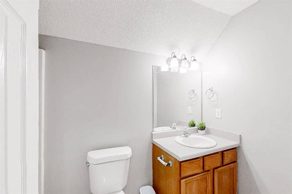 5 BR in Stone Mountain