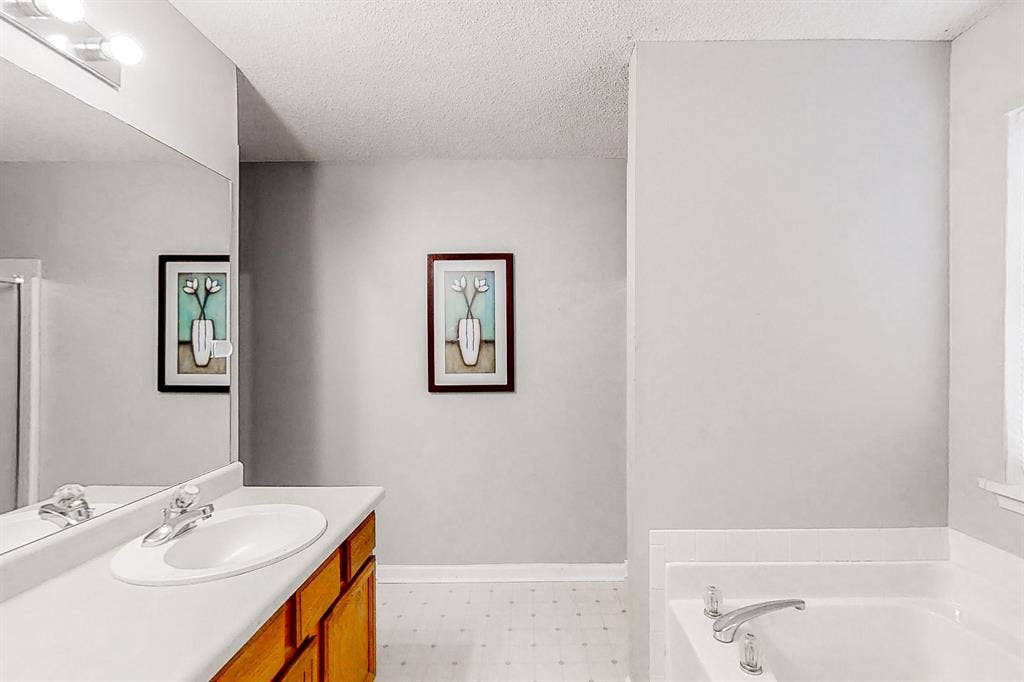 5 BR in Stone Mountain