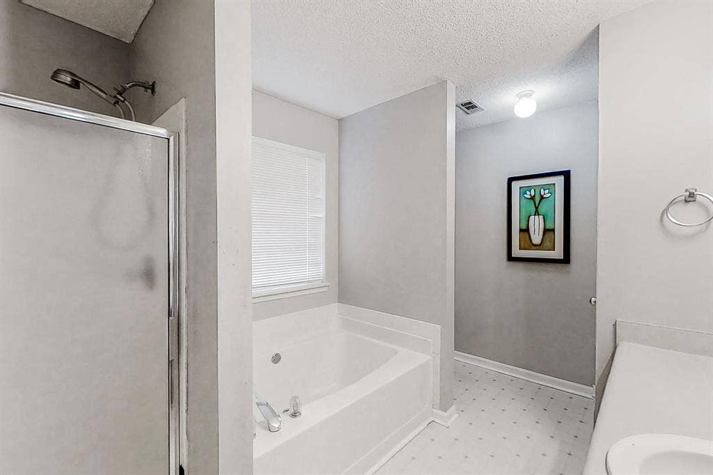 5 BR in Stone Mountain